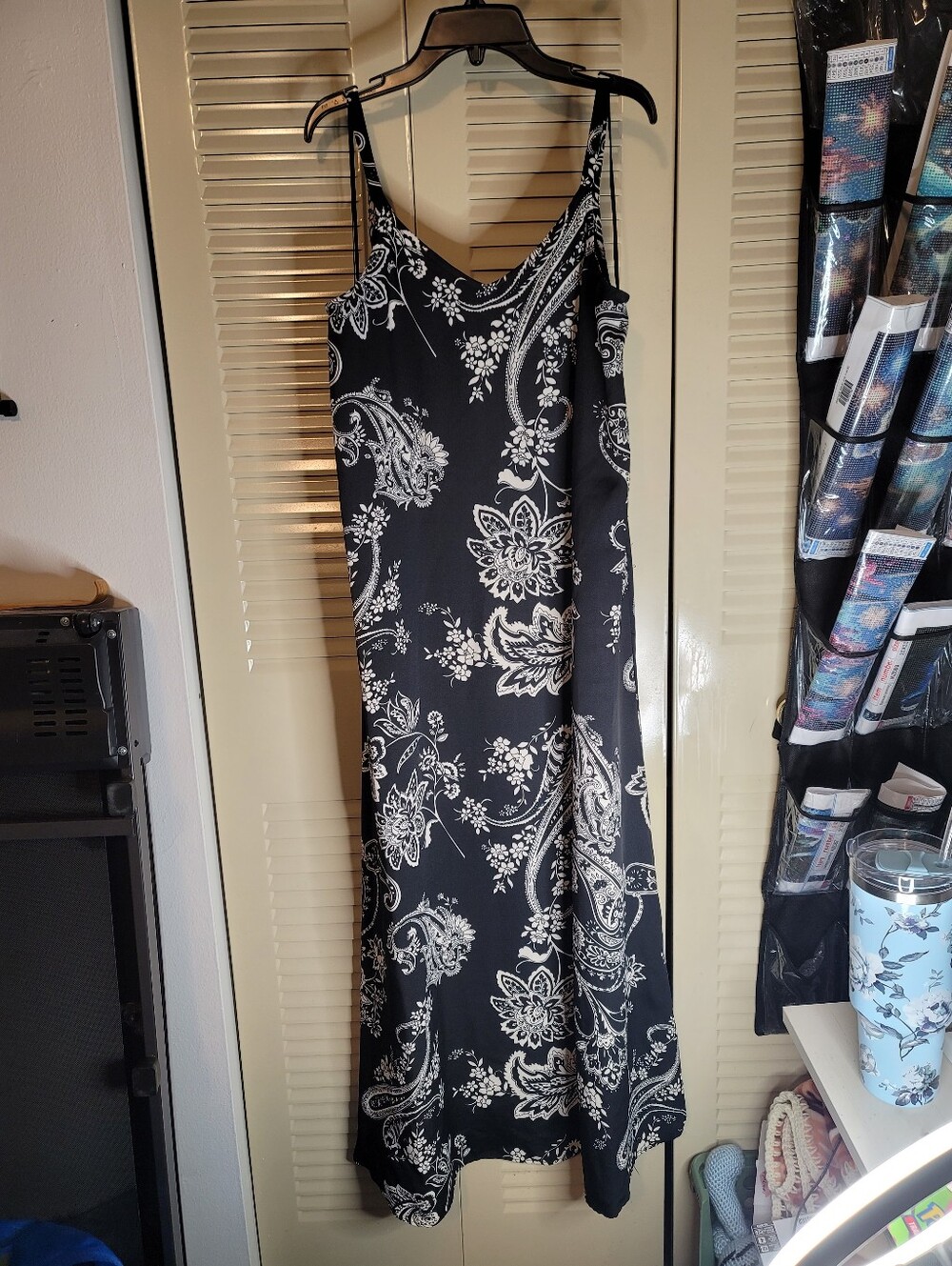 Vince Camuto Woman's full-length Sleeveless Ivory Black Dress Size Medium